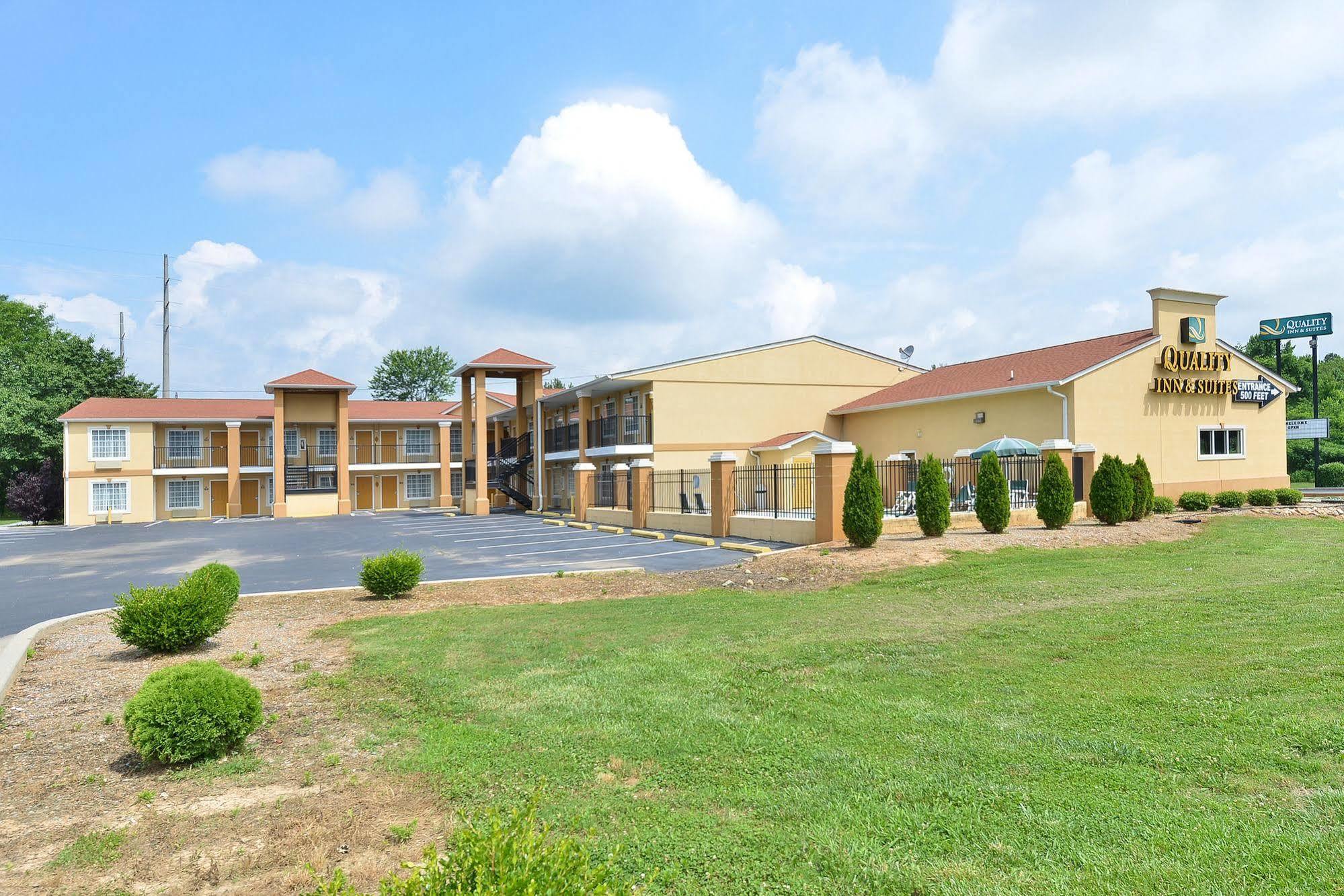 Quality Inn & Suites Cartersville Exterior photo